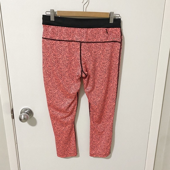 Nike Dri-Fit AOP Relay Crop Running Tights Coral/Black, Medium - Picture 5 of 12